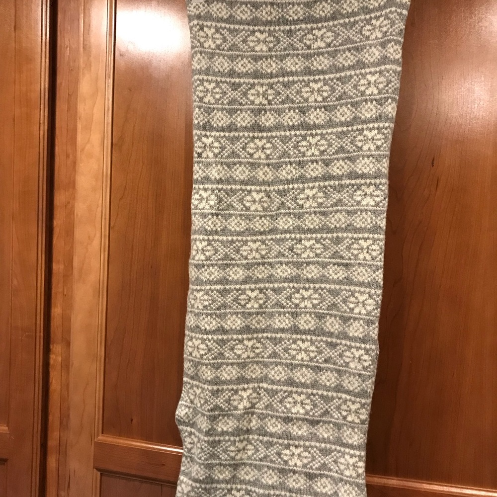 GAP Endless Scarf - Picture 5 of 5